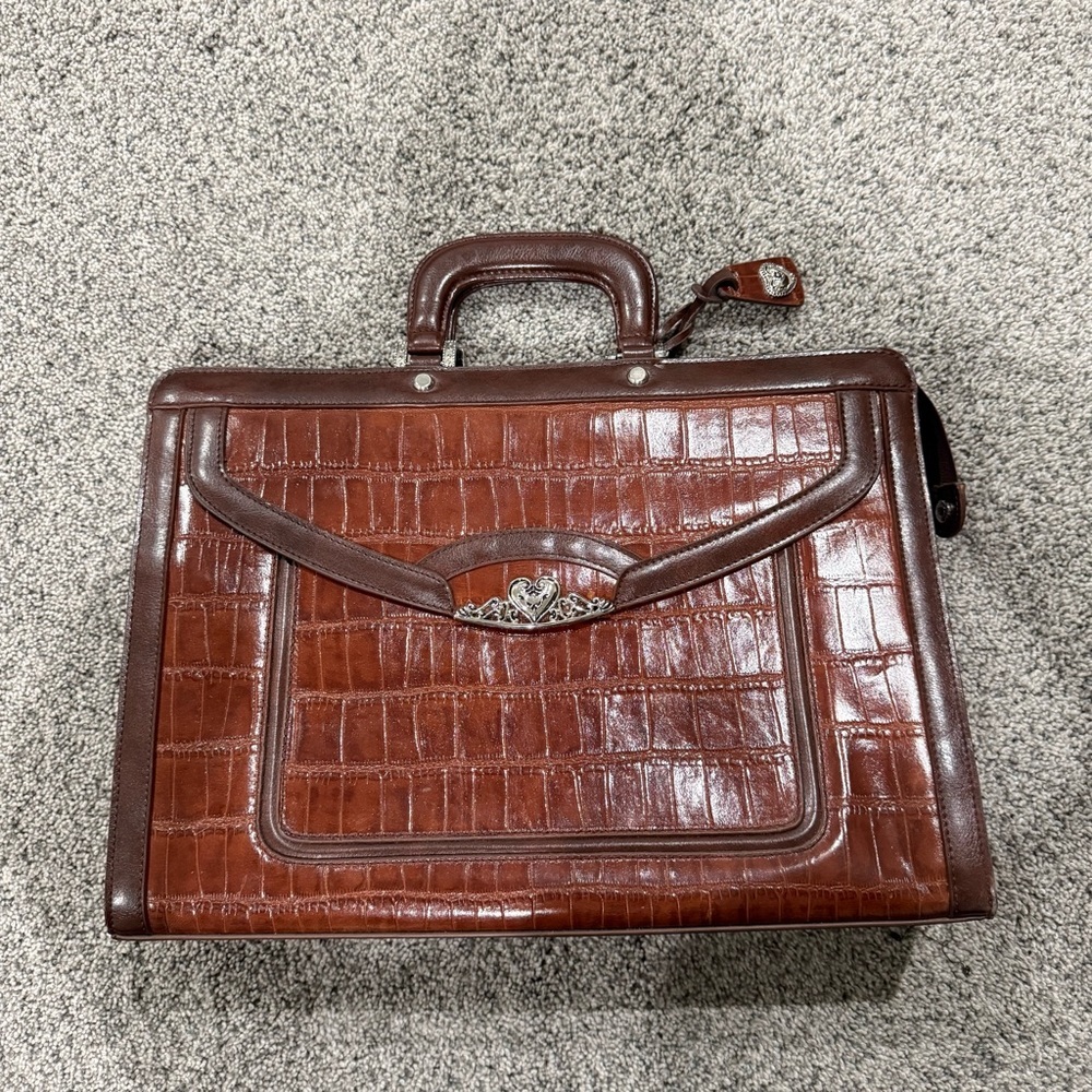 Vtg MARC CHANTEL EMBOSSED Crocodile Brown Leather Briefcase RARE Zip Closure